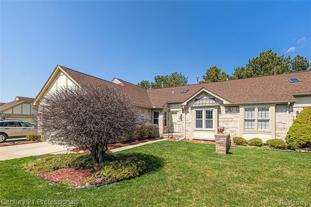 Property Photo: 15589 Heather Ridge Trail MI 48038