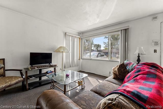 Property Photo:  22030 Dante Street  MI 48237 