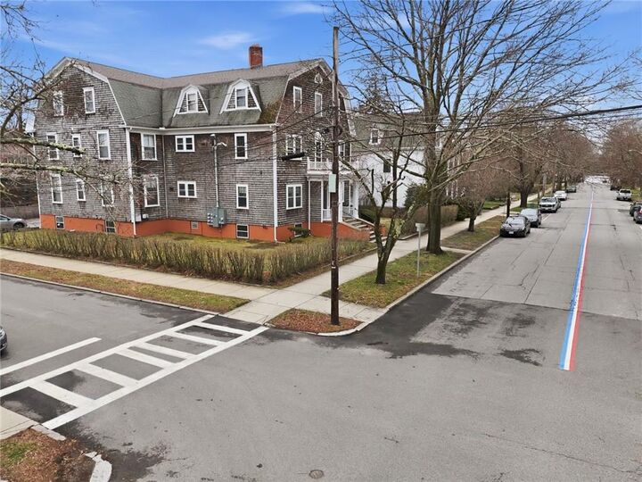 Property Photo:  82 High Street 1S  RI 02809 