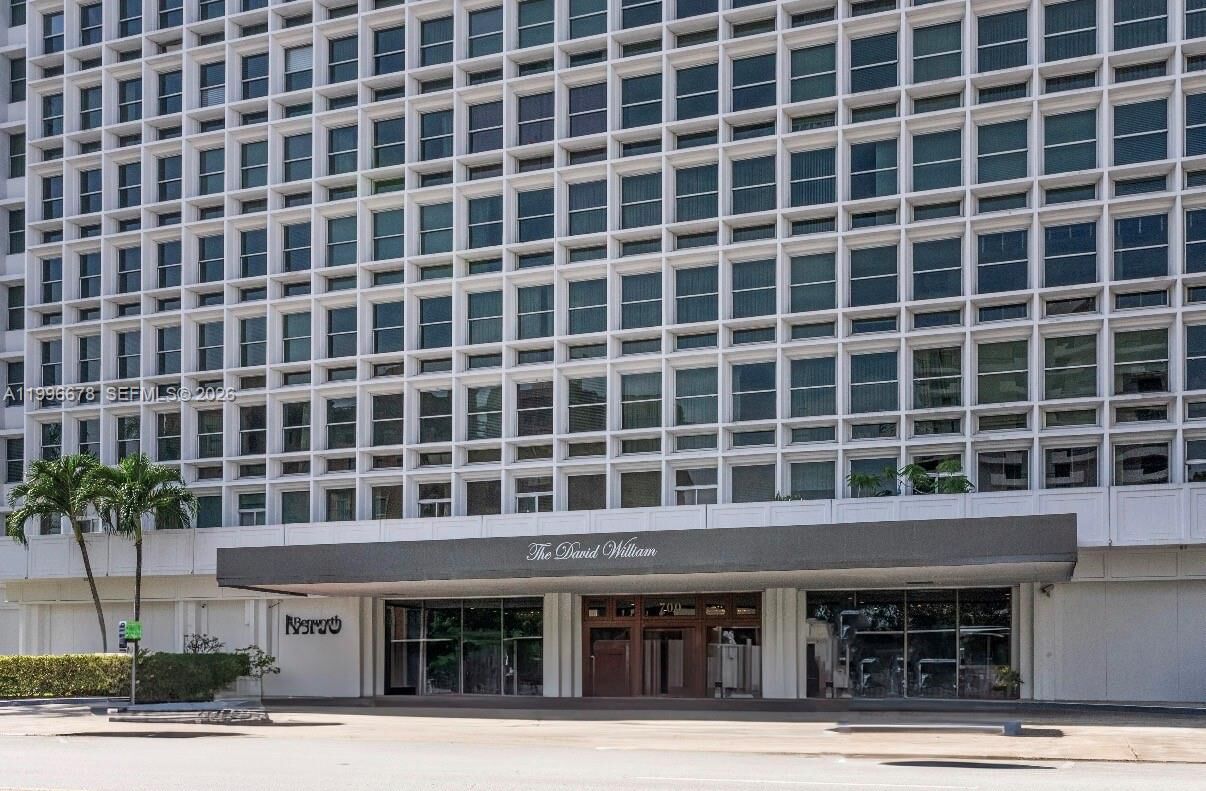 Property Photo: 700 Biltmore Way 1004 FL 33134