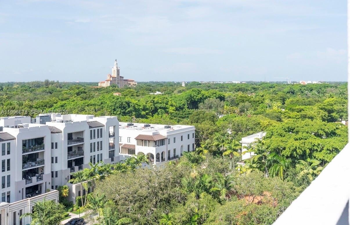 Property Photo:  700 Biltmore Way 1004  FL 33134 