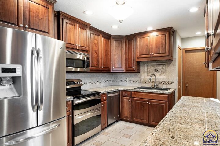 Property Photo:  724 Eldridge St  KS 66049 