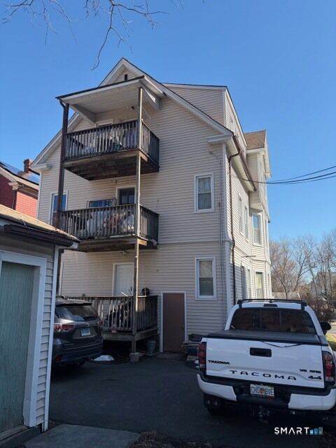 Property Photo:  541-543 Maple Avenue  CT 06114 