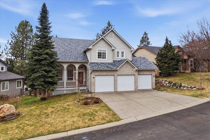 Property Photo: 8704 E Parkside Ln WA 99217