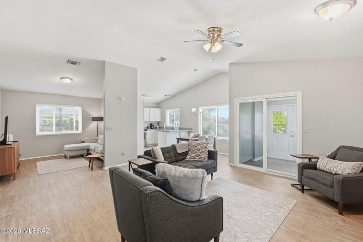 Property Photo: 11561 N Eagle Peak Drive AZ 85737