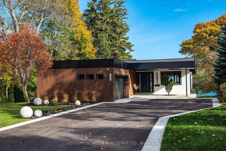 Property Photo:  121 Edgecliffe Place  ON L7L 3Z2 