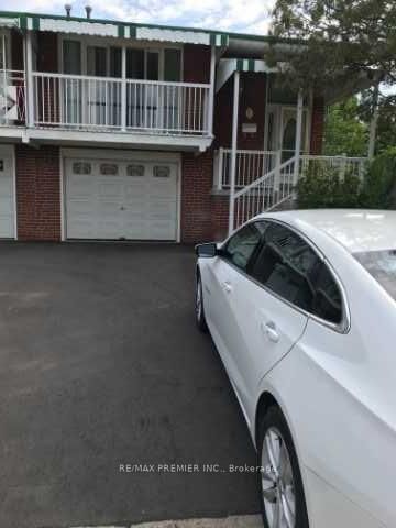 Property Photo:  1 Futura Drive  ON M3N 2L6 