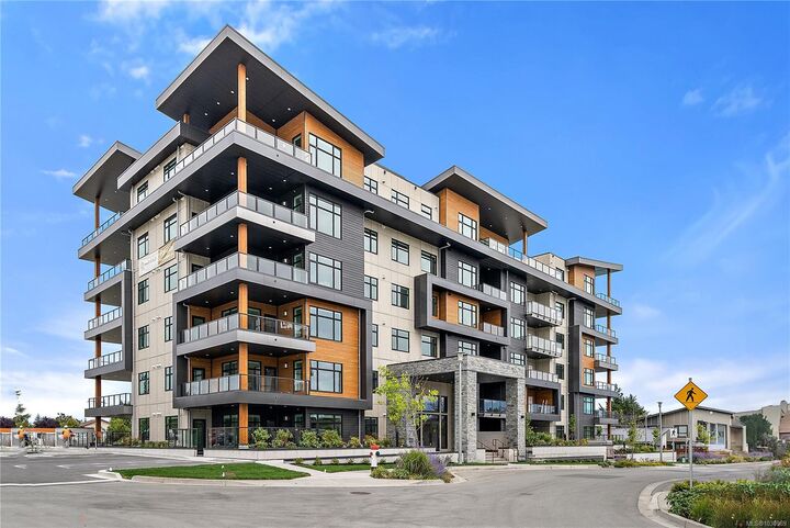 2520 Hackett Cres #406 — photo 1