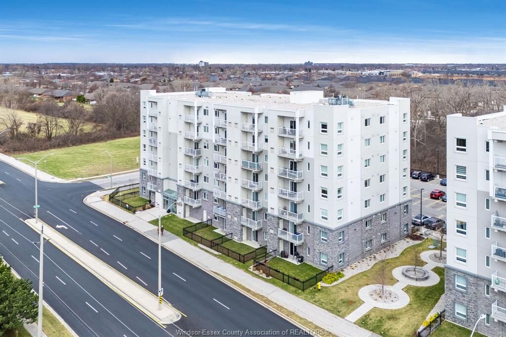 Photo de la propriété:  1675 Banwell 402  ON N8P 0G6 