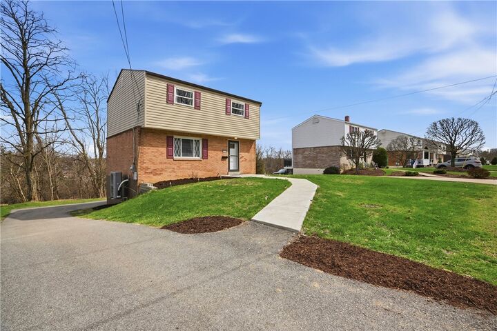 Property Photo:  5123 Elmwood Dr  PA 15227 