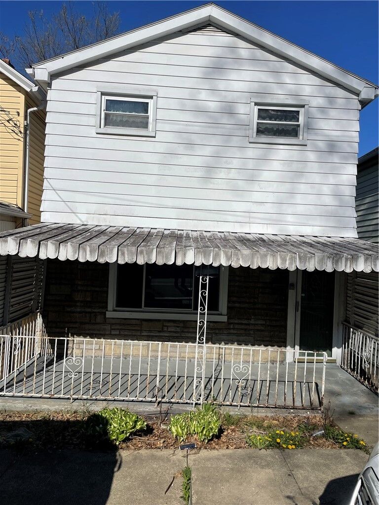 Property Photo:  702 Lookout Ave  PA 15022 
