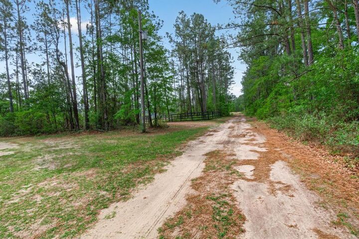 Property Photo: 15559 County Road 108 FL 32046