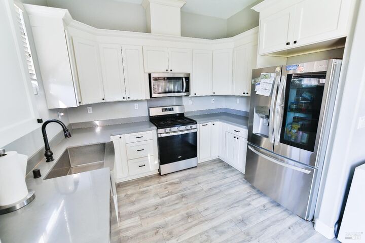 Property Photo:  1331 Ridgecrest Court  CA 95403 