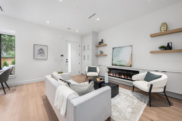Property Photo: 878 E 37 Avenue 1 BC V5W 1G2