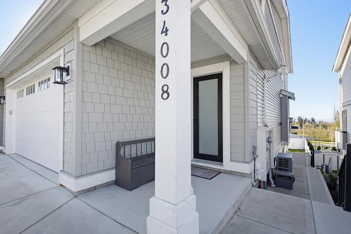 Property Photo: 34008 Barker Court BC V2V 0J6