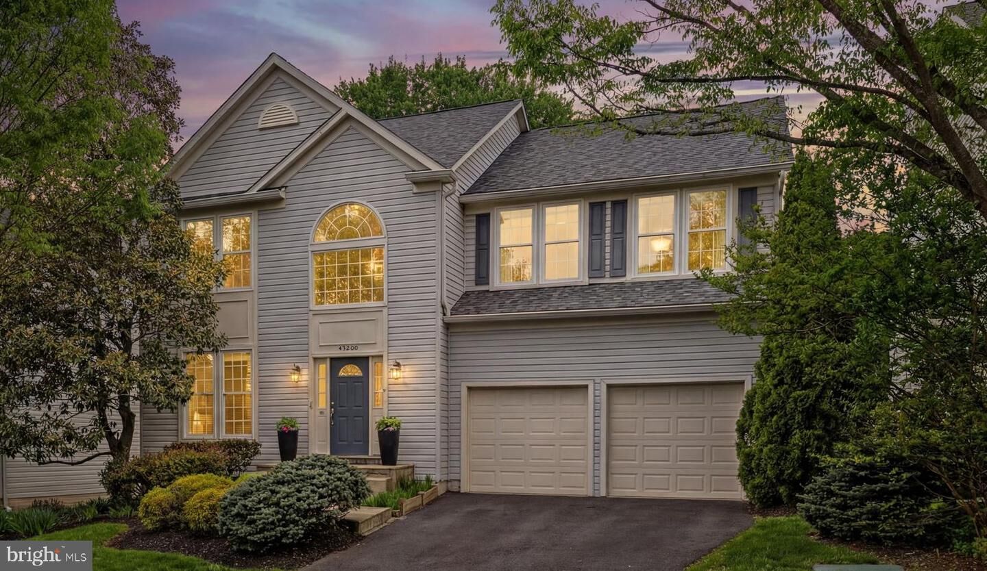 Property Photo:  43200 Lighthouse Place  VA 20152 