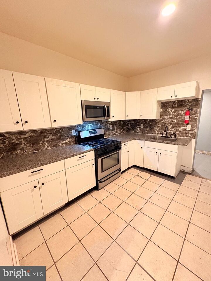 Property Photo:  1407 S 9th Street  NJ 08104 