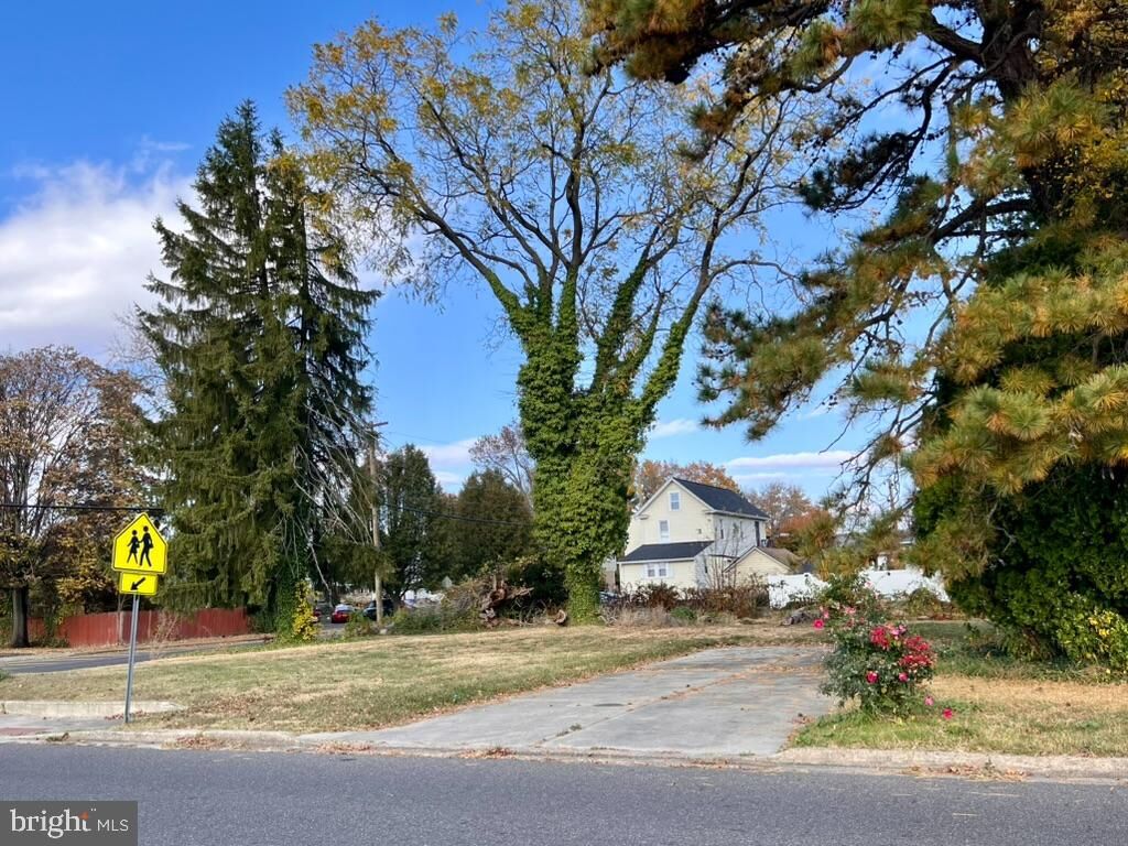 Property Photo:  36 Dunn Lane  NJ 08070 