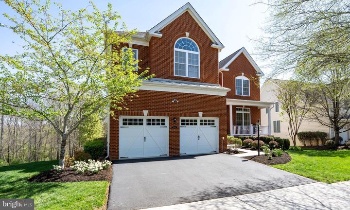 Property Photo:  5800 Waterloo Bridge Circle  VA 20169 