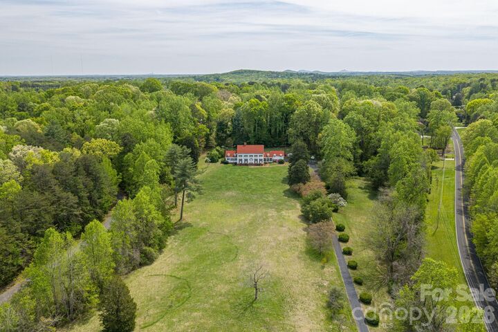 Property Photo: 1233 General Hoke Drive NC 28092