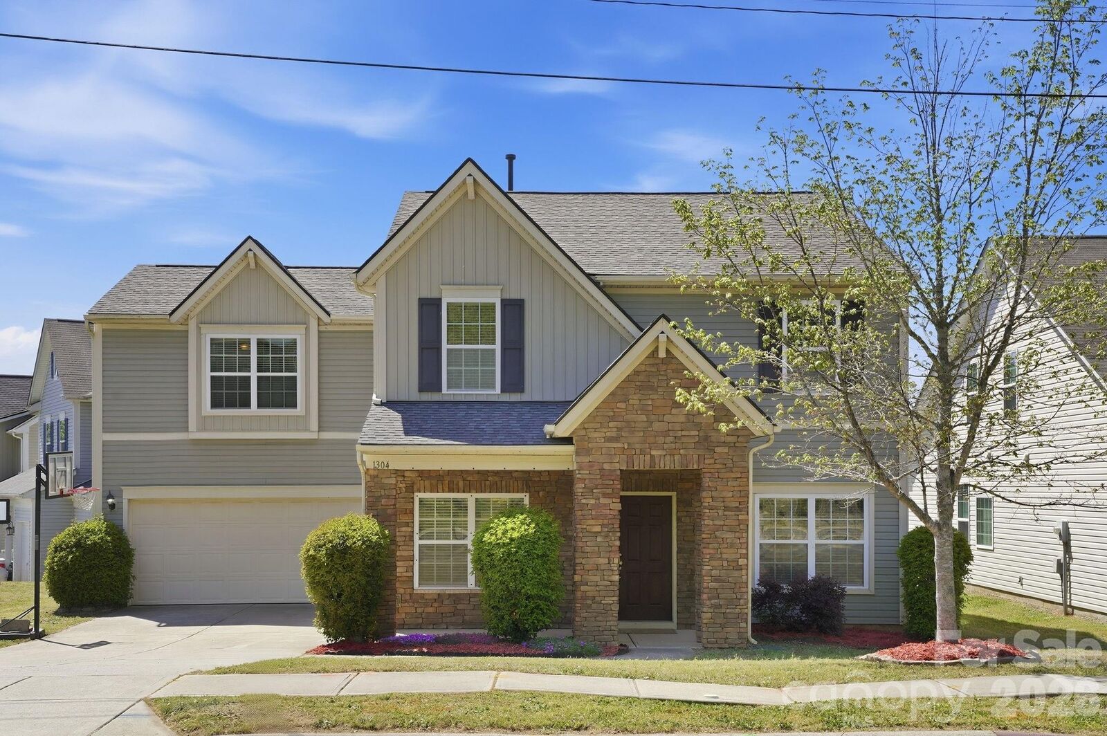 Property Photo: 1304 Woodglen Lane NC 28104