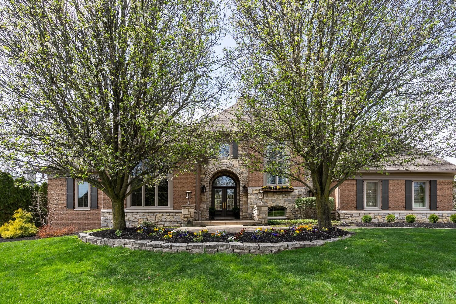 Property Photo:  8839 Bayside Court  OH 45040 