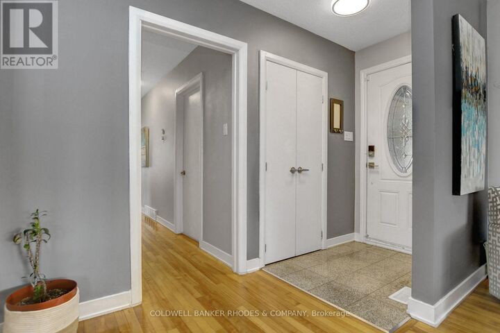 Property Photo:  2424 Heaton Avenue  ON K1G 1J2 