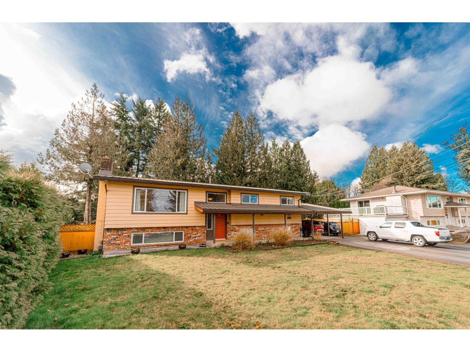 Property Photo:  33450 Huggins Avenue  BC V2S 2R7 