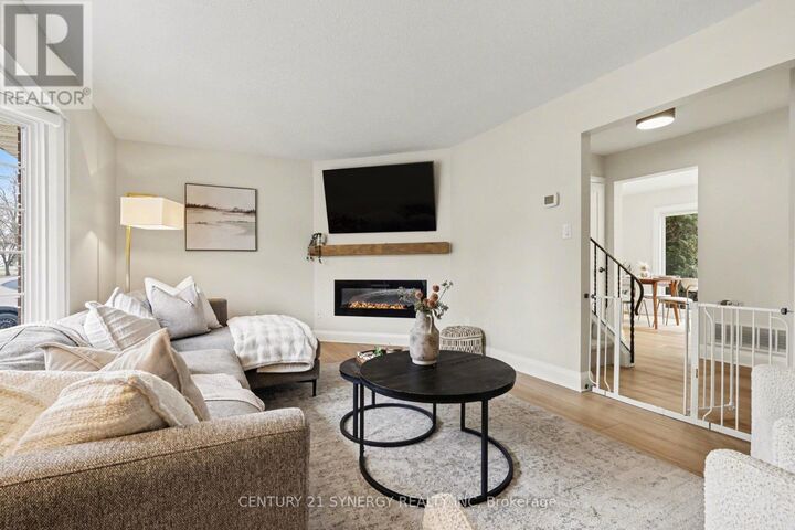 Photo de la propriété:  771 Vinette Crescent  ON K1E 1X1 