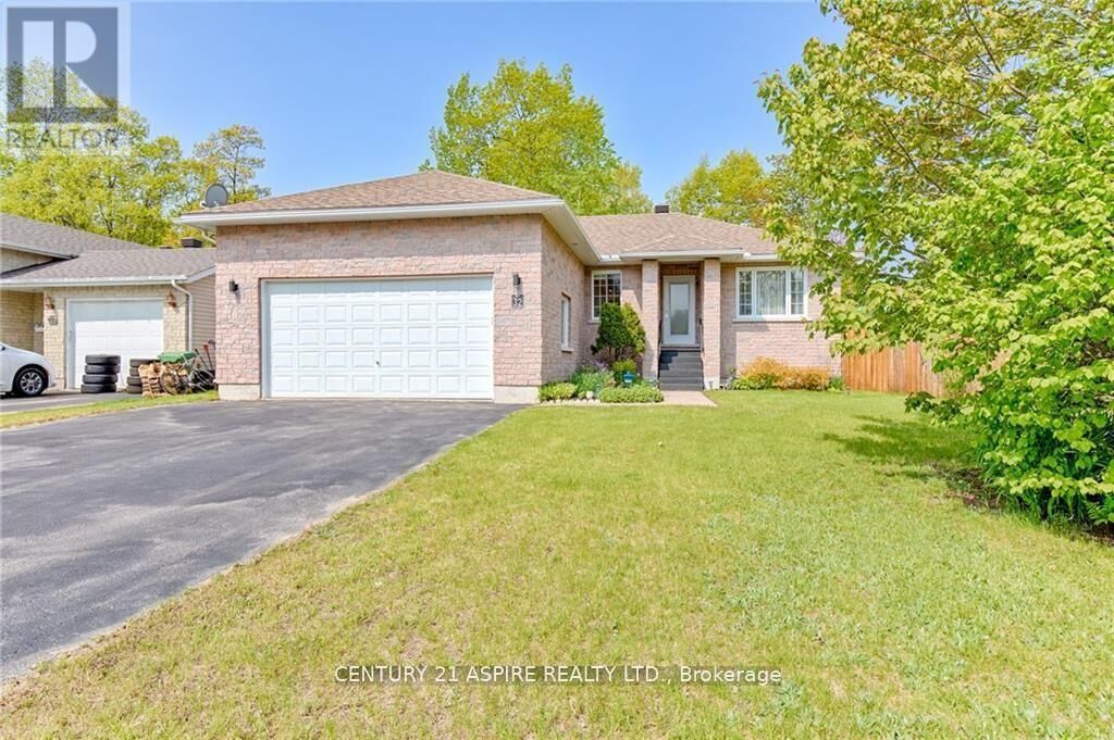 Photo de la propriété:  32 Bayshore Drive  ON K8H 3R7 