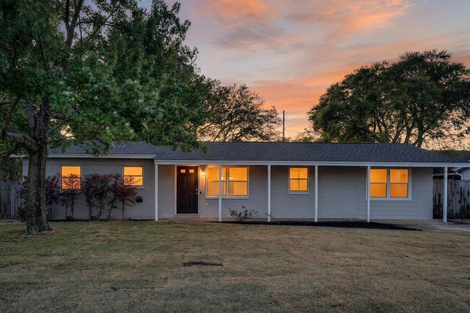 Property Photo: 102 NW Audrey Drive FL 32548