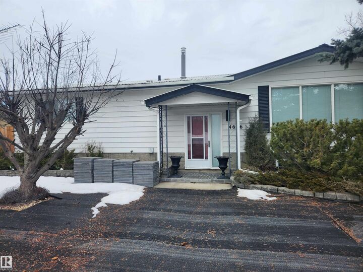 Property Photo: 4636 46 Avenue AB T0E 0T0
