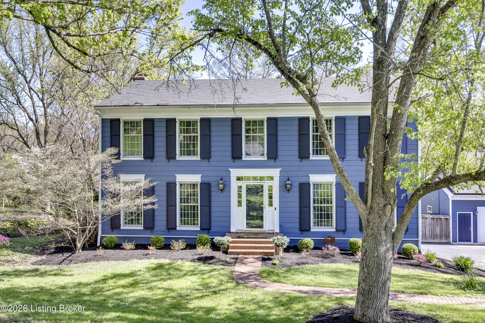 Property Photo:  1907 Daleview Ln  KY 40207 