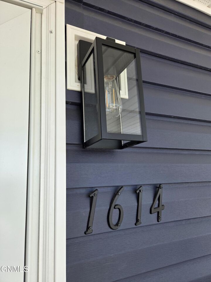 Property Photo:  1614 Fox Drive SE  ND 58554 