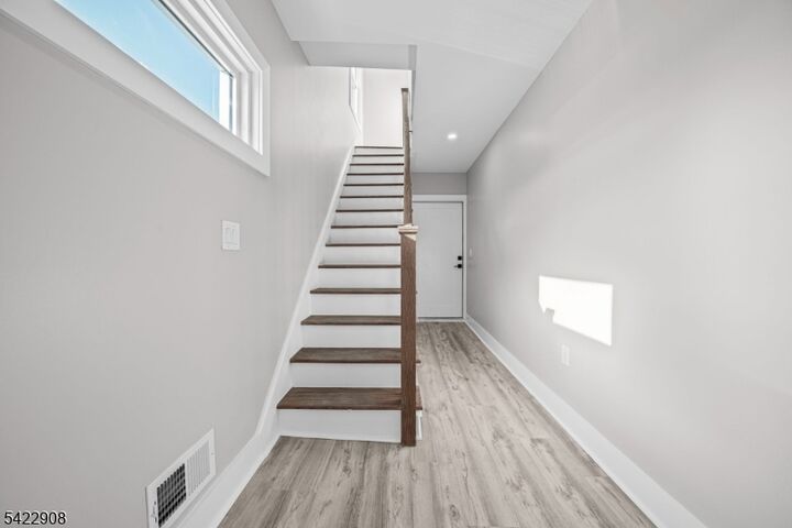 Property Photo:  100 Kansas St 1  NJ 07601 