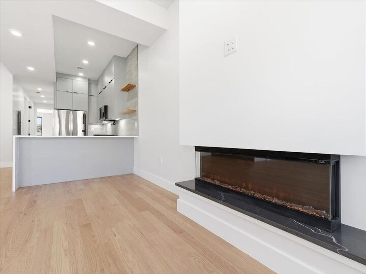 Property Photo:  81 Lexington Ave 2  NJ 07304 