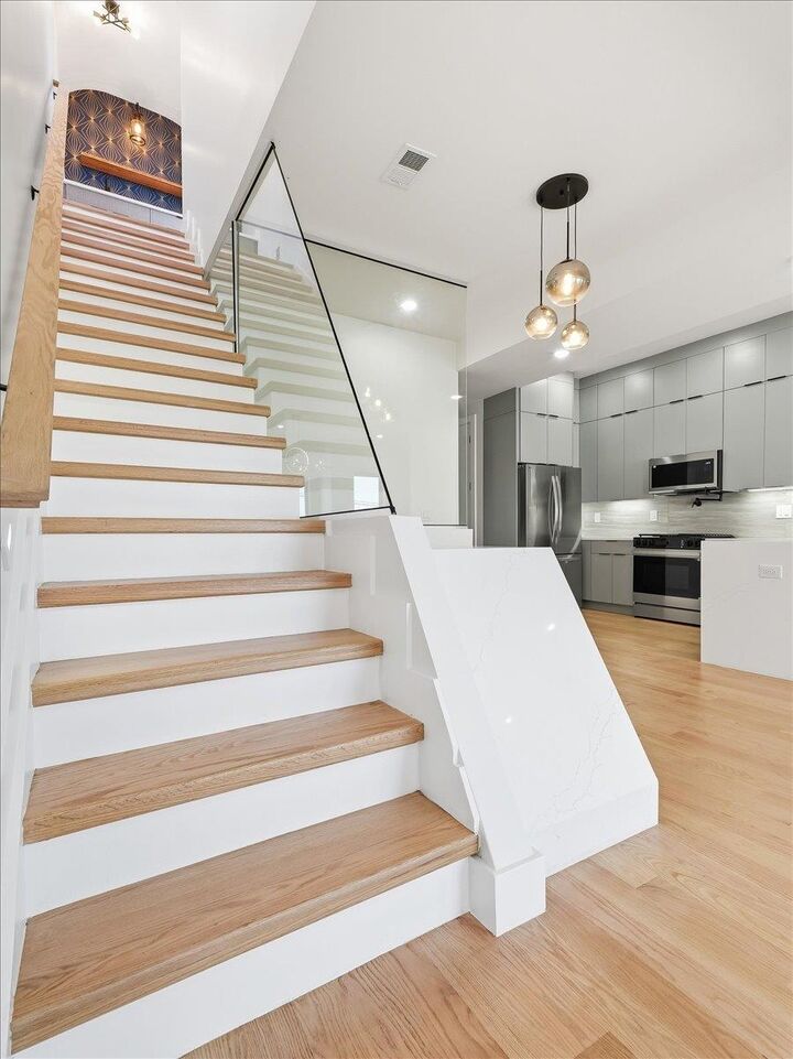 Property Photo:  81 Lexington Ave 2  NJ 07304 