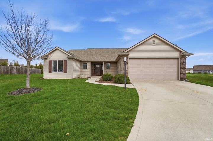 Property Photo: 1672 Sunpointe Cove IN 46774-3401