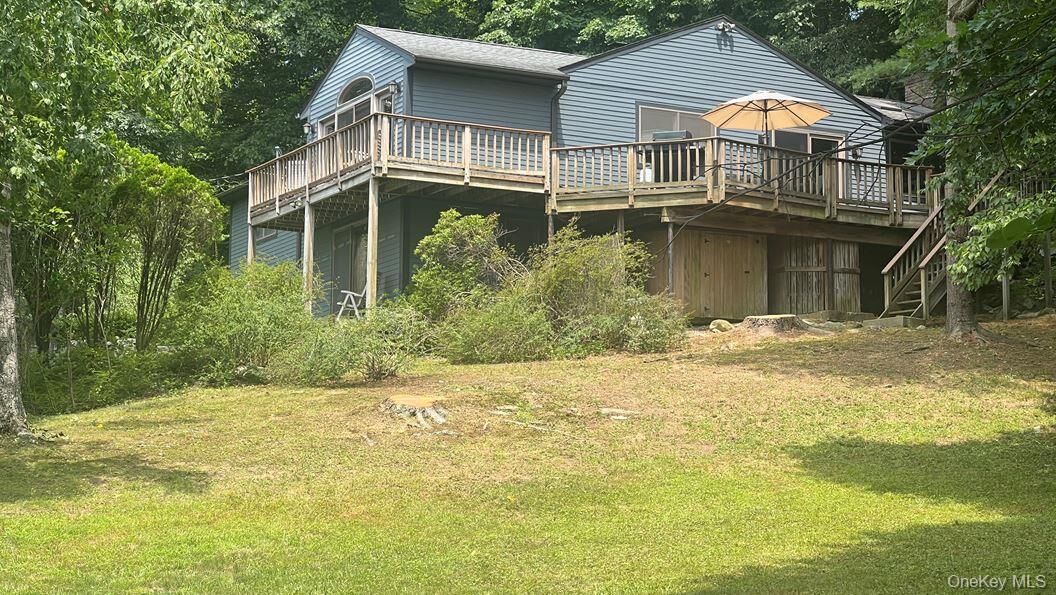 Property Photo: 6 Tennis Court Road NY 10541