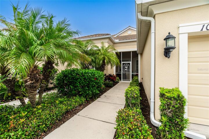 Property Photo:  10924 Lerwick Circle  FL 34223 