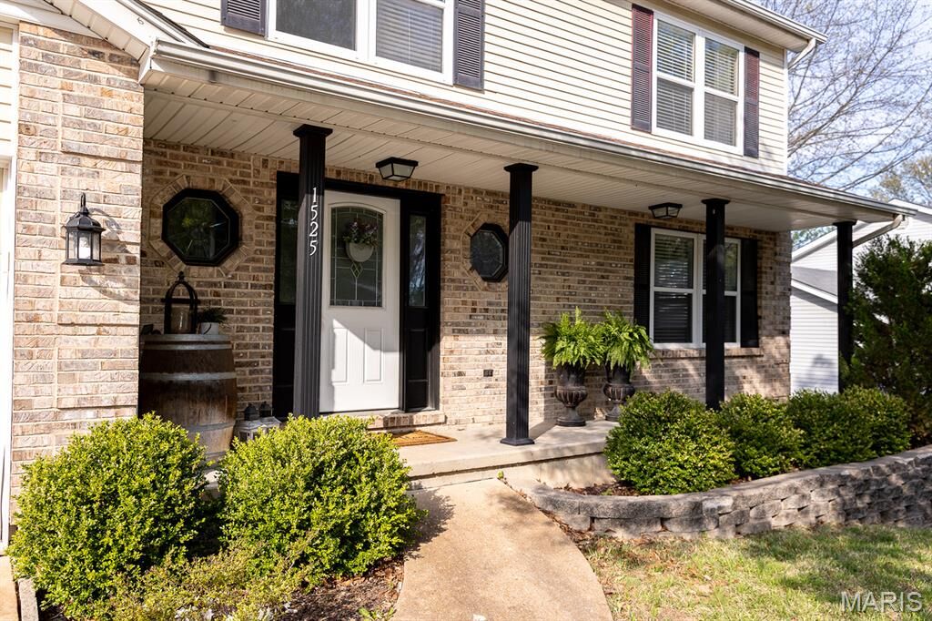 Property Photo: 1525 Prehistoric Hill Drive MO 63052