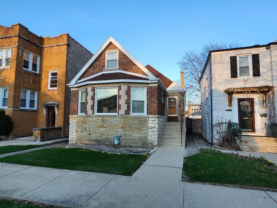 Property Photo:  5737 N Saint Louis Avenue  IL 60659 