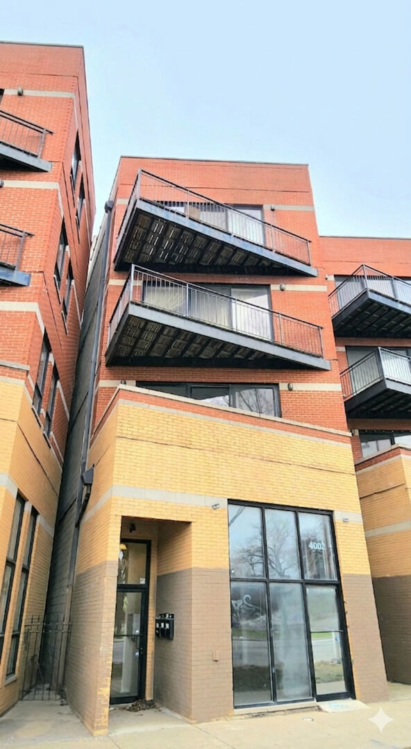 Property Photo:  4002 S Western Avenue 4  IL 60609 