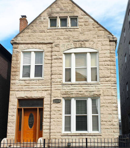 Property Photo: 4429 S Calumet Avenue 2 IL 60653