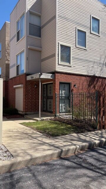 Property Photo:  3439 W Lexington Street  IL 60624 