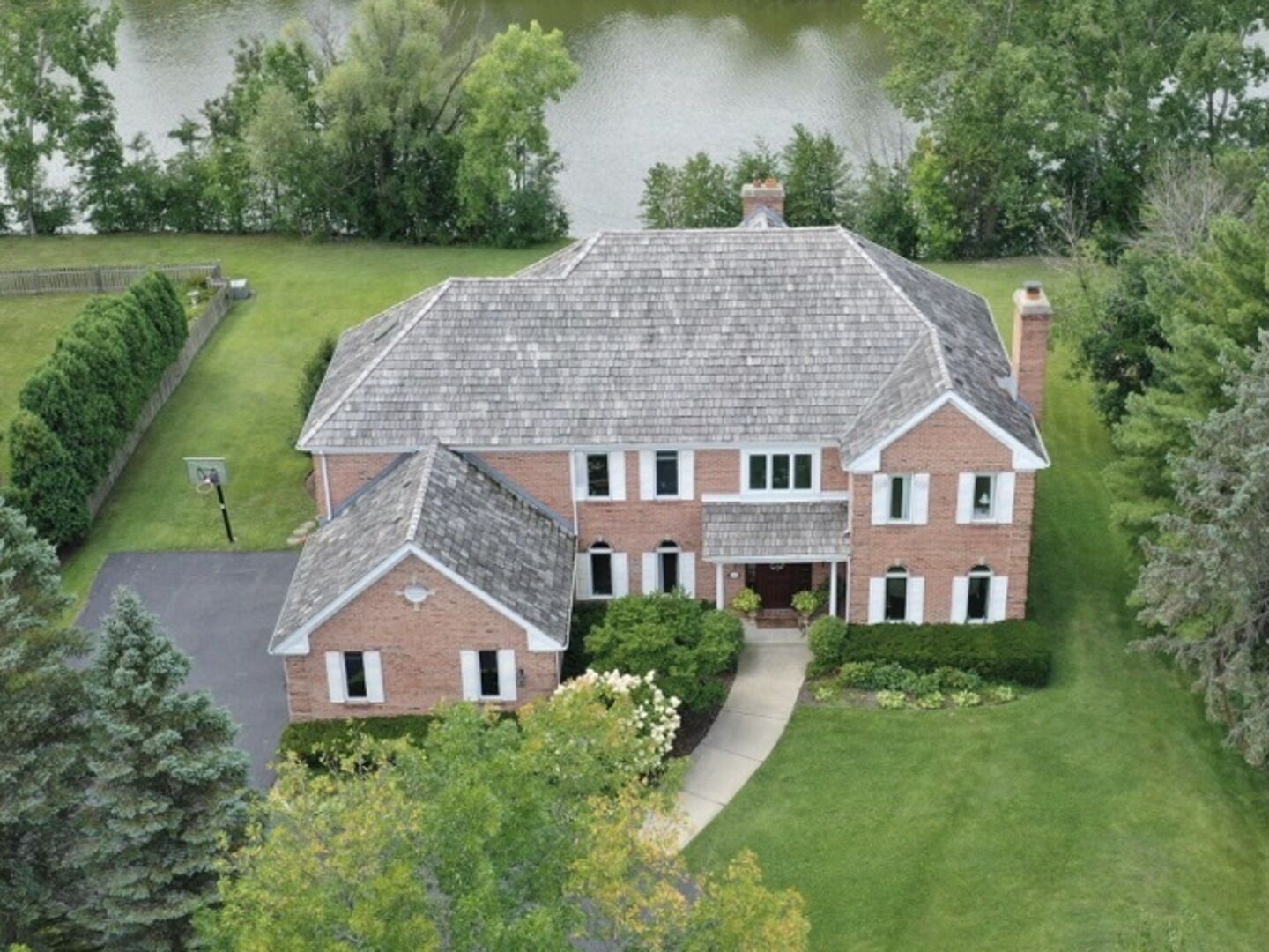 Property Photo:  