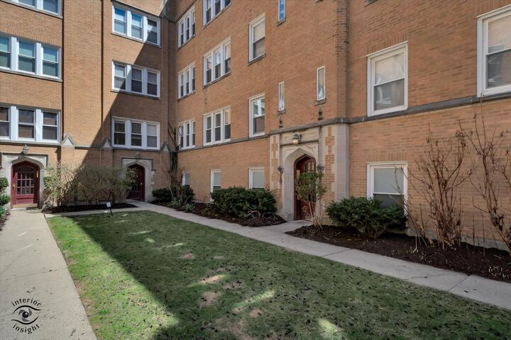 Property Photo:  2537 Prairie Avenue 2E  IL 60201 