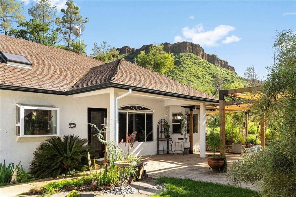 Property Photo: 2262 Honey Run Road CA 95928
