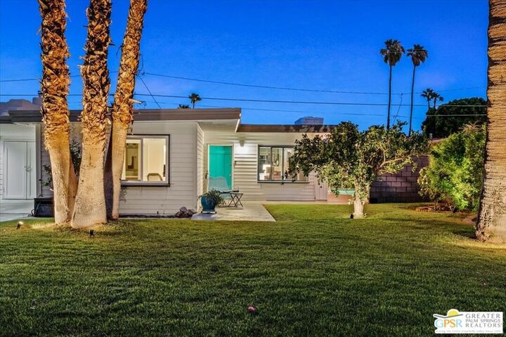 Property Photo:  572 N Calle Marcus  CA 92262 