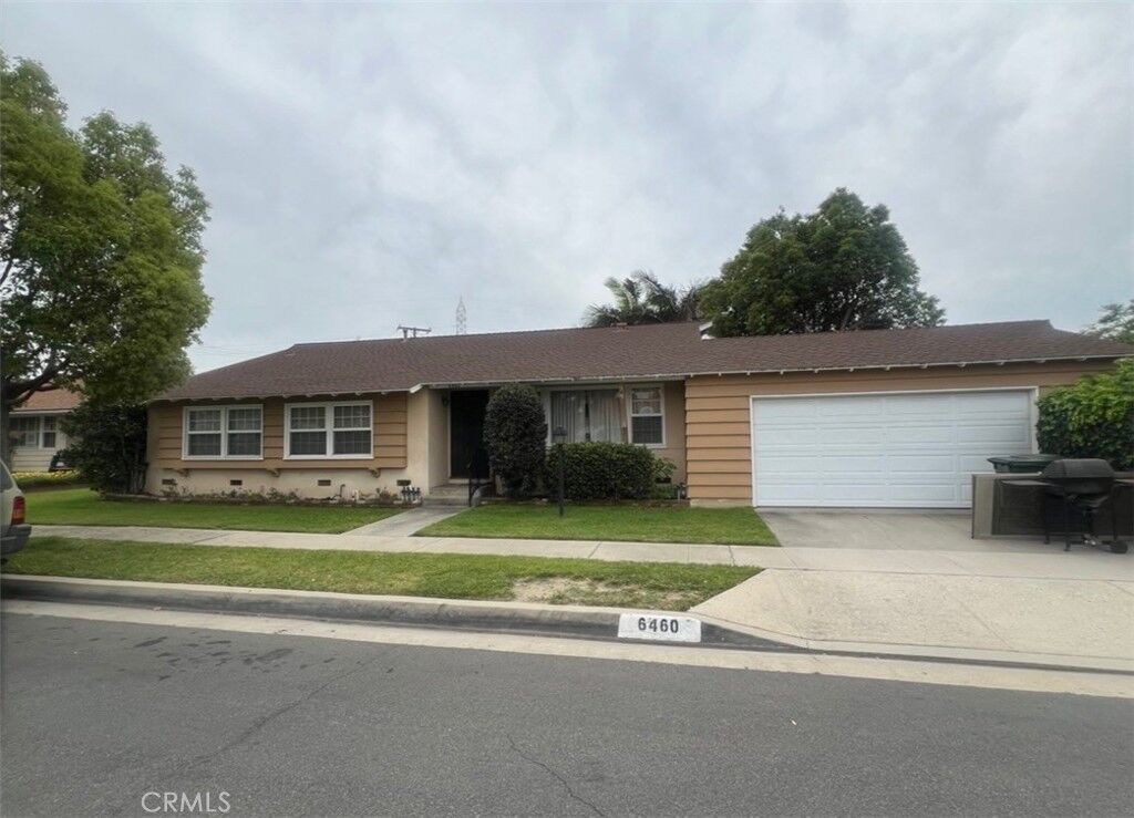 Property Photo: 6460 Dos Rios CA 90240